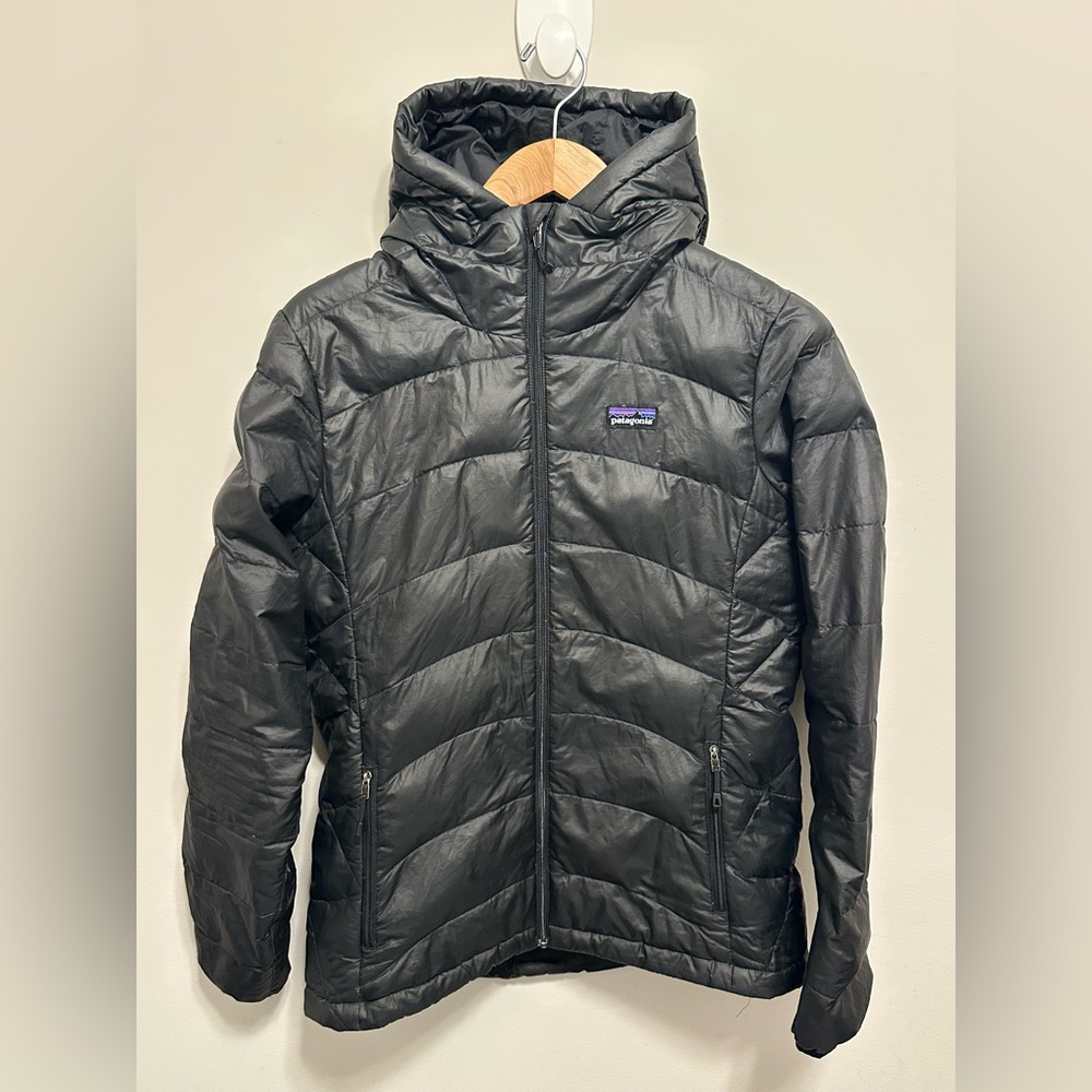 Patagonia Women's Size Small Black  Hi-Loft Down Hoody 100% Traceable Down